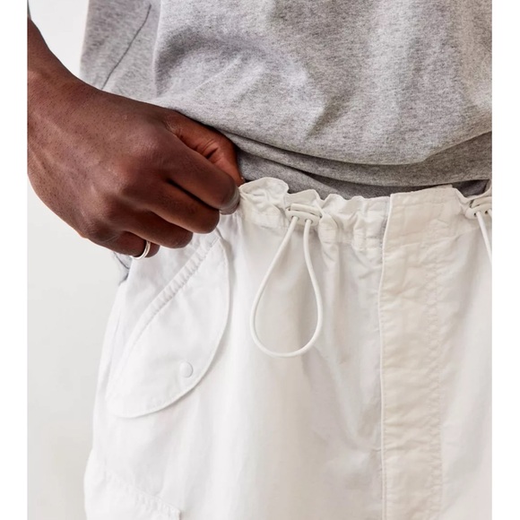NWT iets frans URBAN OUTFITTERS white poplin cargos 34x34 - Picture 3 of 5